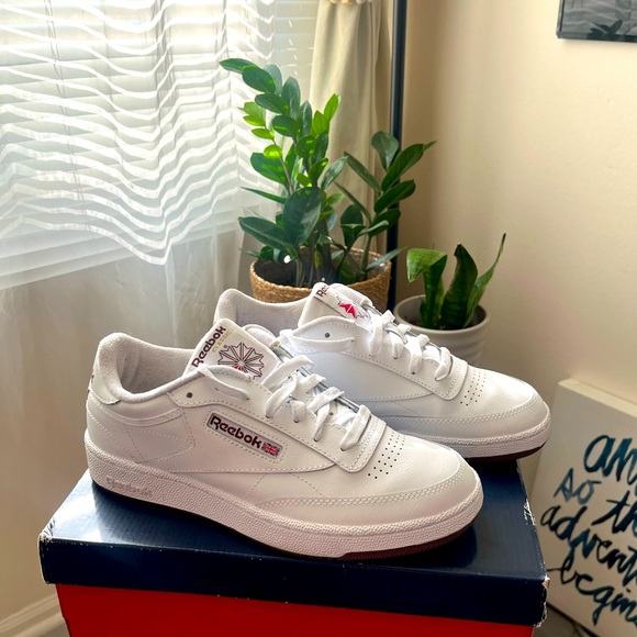 Reebok - Picture 3 of 3